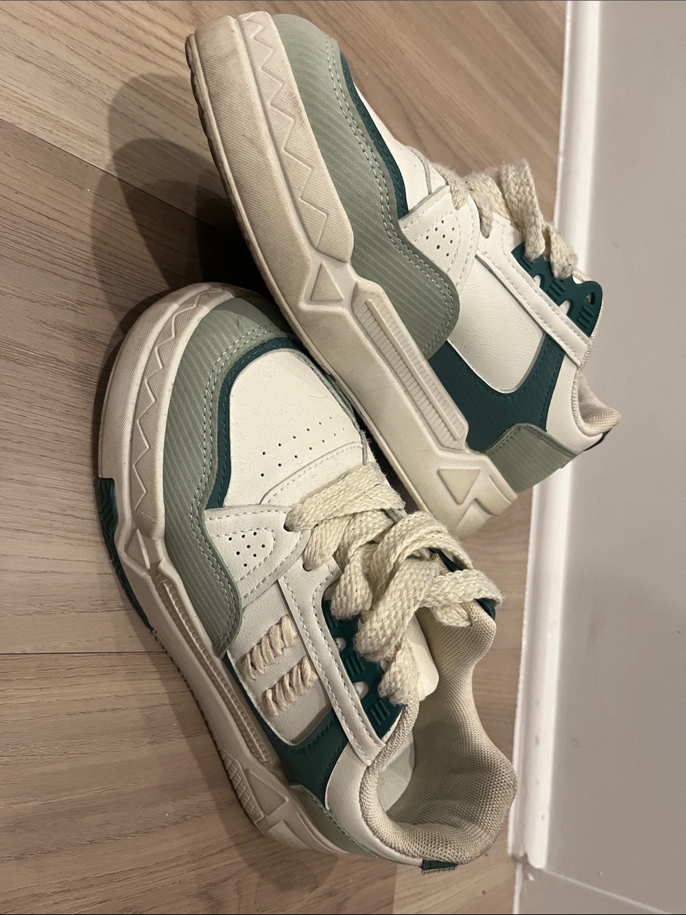 Kids Casual Sneakers in Cream and Green - Stylish Comfort